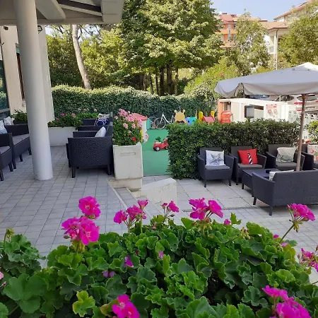 Aries Aparthotel