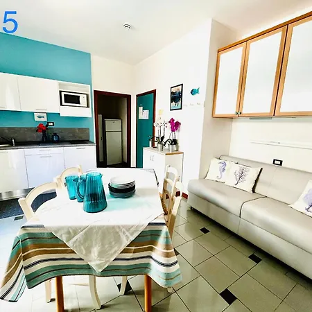 Aries Aparthotel 3*