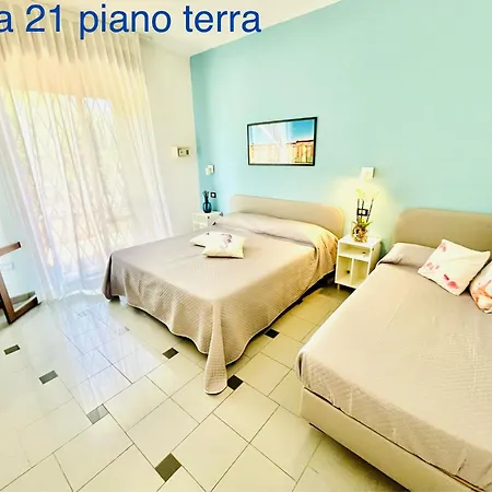 Aries アパートホテル チェゼナーティコ